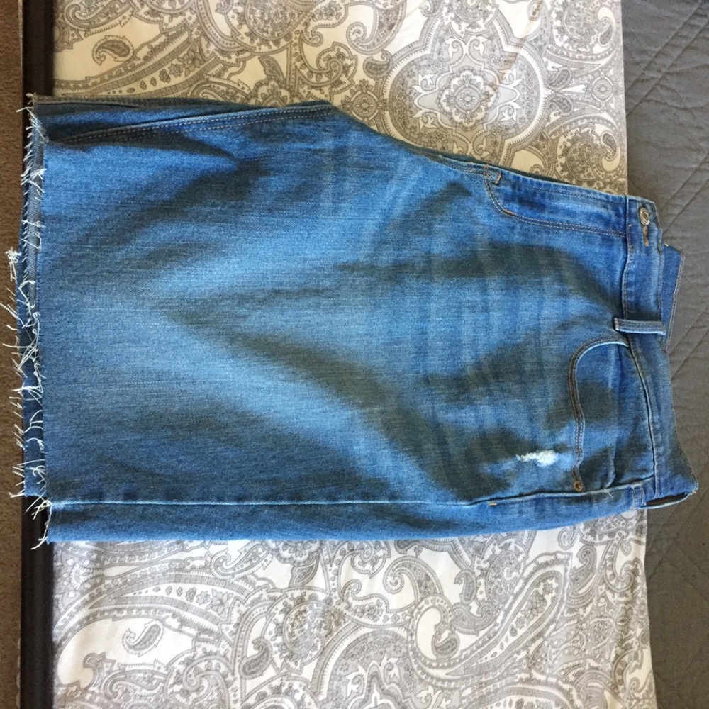 Old Navy Size 16 Frayed Hem Jean Shorts